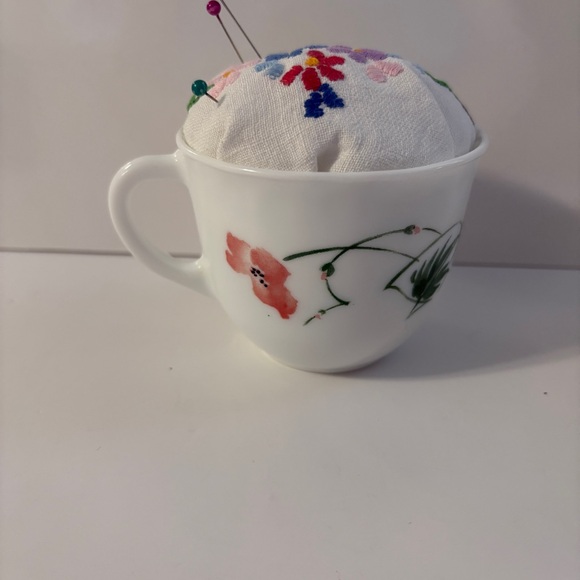 Floral Vintage Teacup Pin Cushion Harmonia tea cup - Picture 2 of 5
